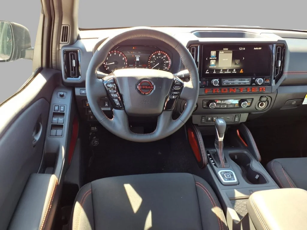 New 2027 White Nissan PRO-4X image 4
