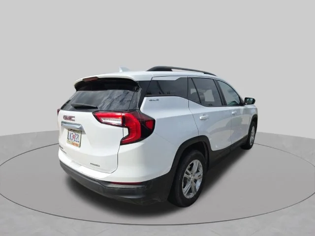 Used 2023 White GMC SLE image 3