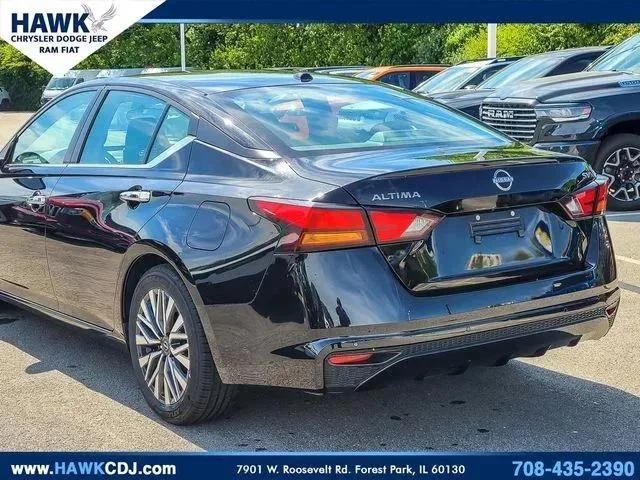 Used 2024 Black Nissan 2.5 SV image 6