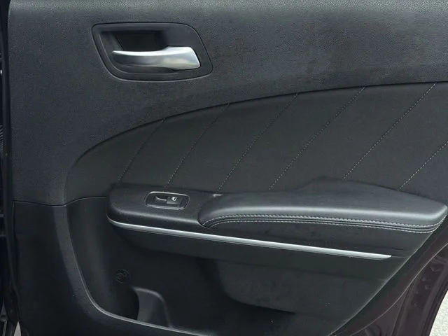 Used 2022 Purple Dodge R/T Scat Pack image 39