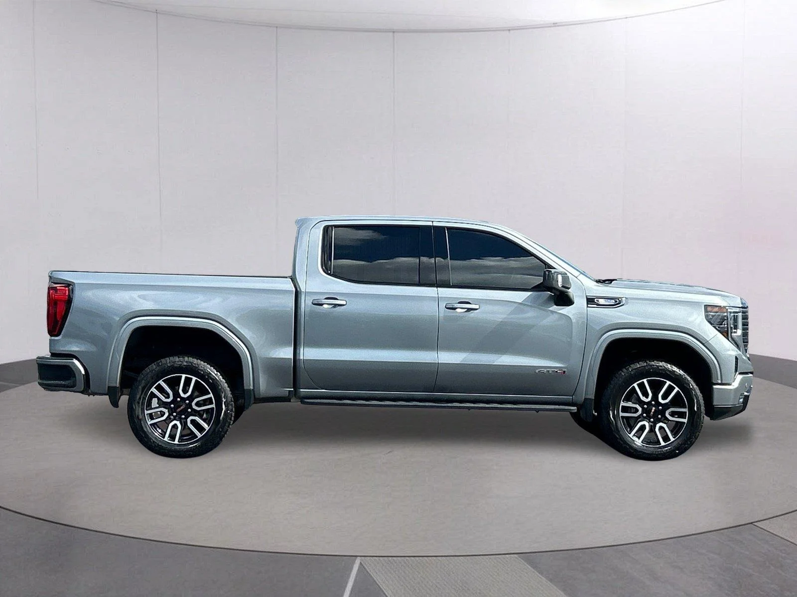 Certified Used 2025 Sterling Metallic GMC AT4 image 8