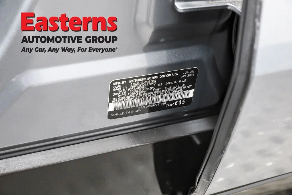Used 2024 Gray Mitsubishi SE image 35