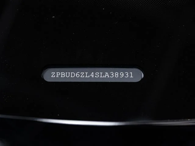 Used 2025 Black Lamborghini SE image 101