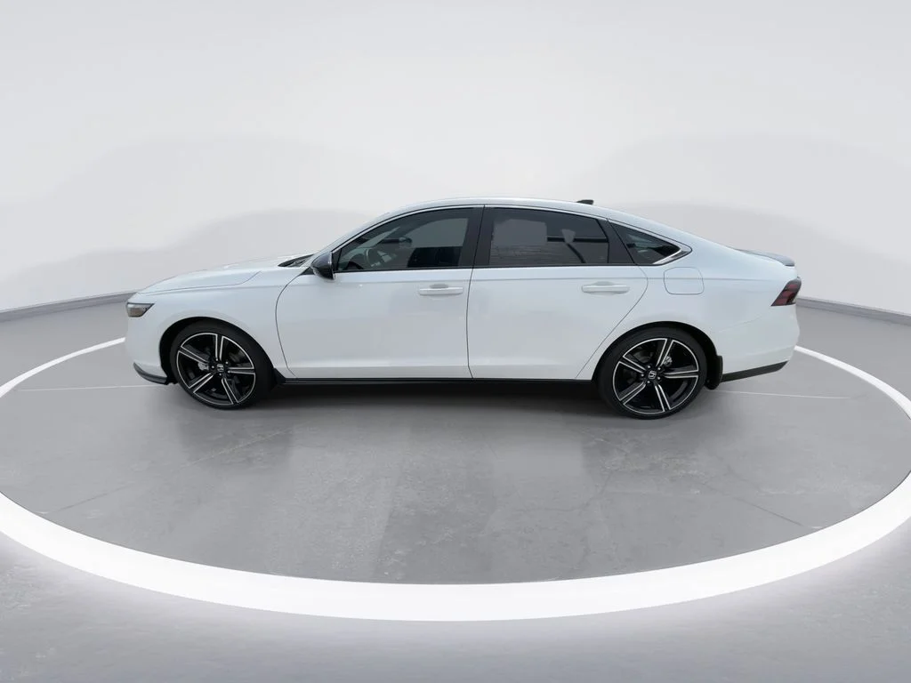 Used 2025 White Honda Sport image 5