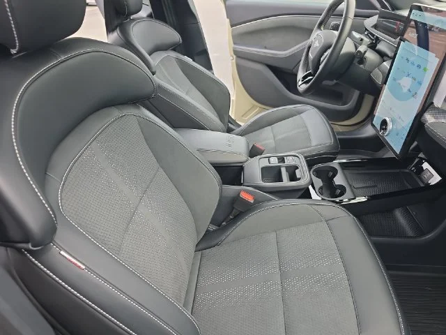 Used 2025 Beige Ford GT image 11