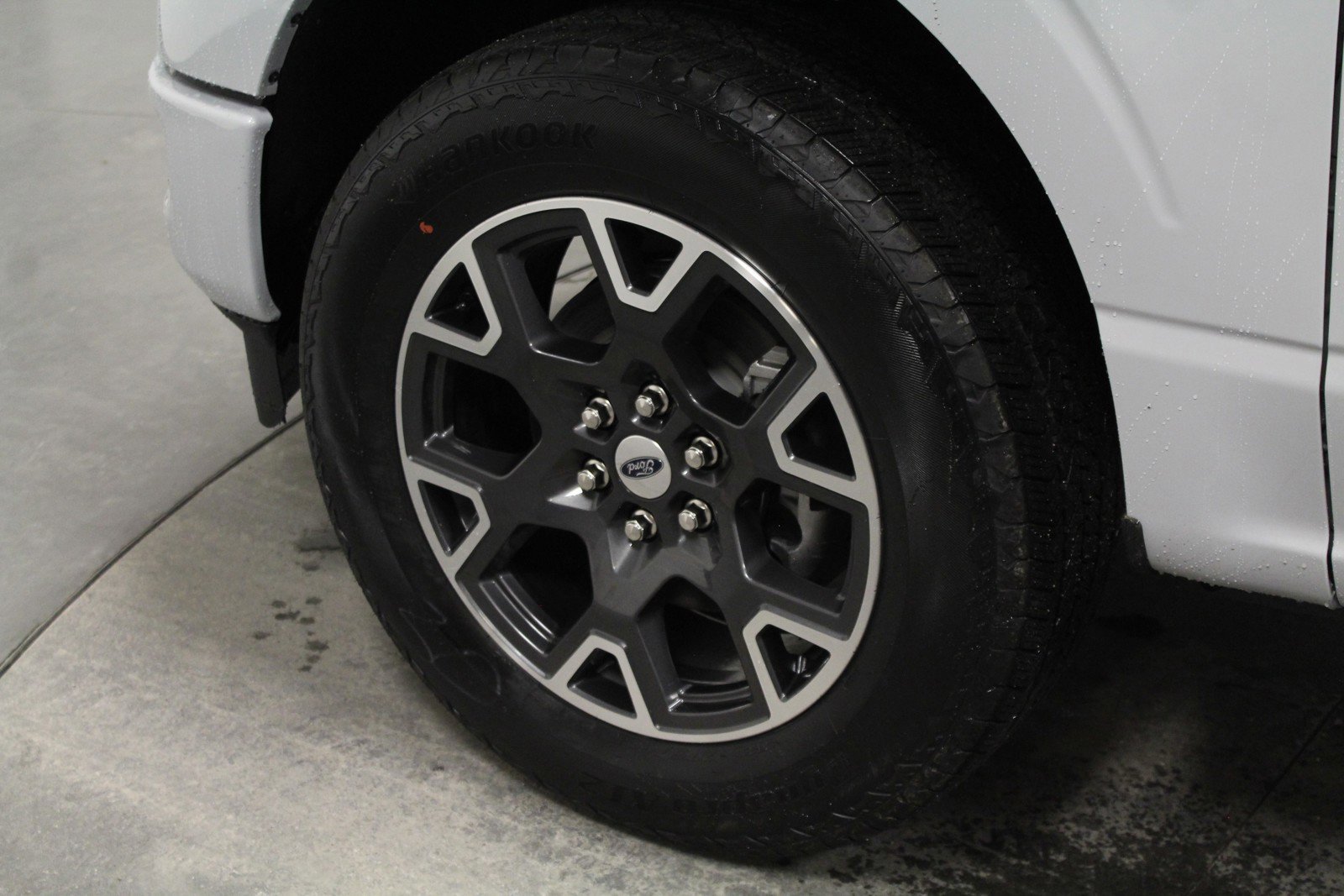 2025 Ford F-150 STX - Photo 10