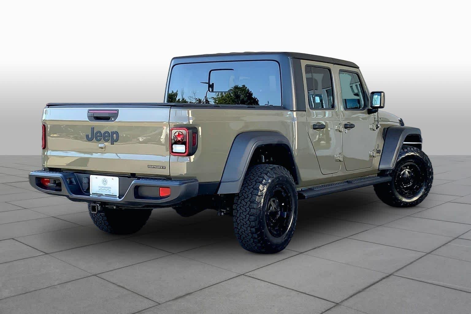 Used 2020 Gator Clearcoat Jeep Sport S image 13