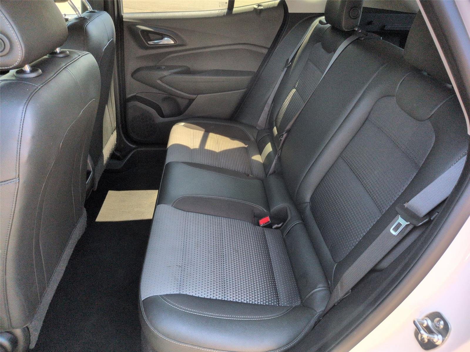 Used 2025  CHEVROLET 1LT image 31