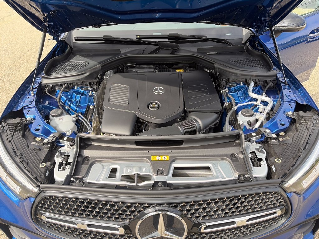 New 2027 Starling Blue Metallic Mercedes-Benz GLC 300 image 22