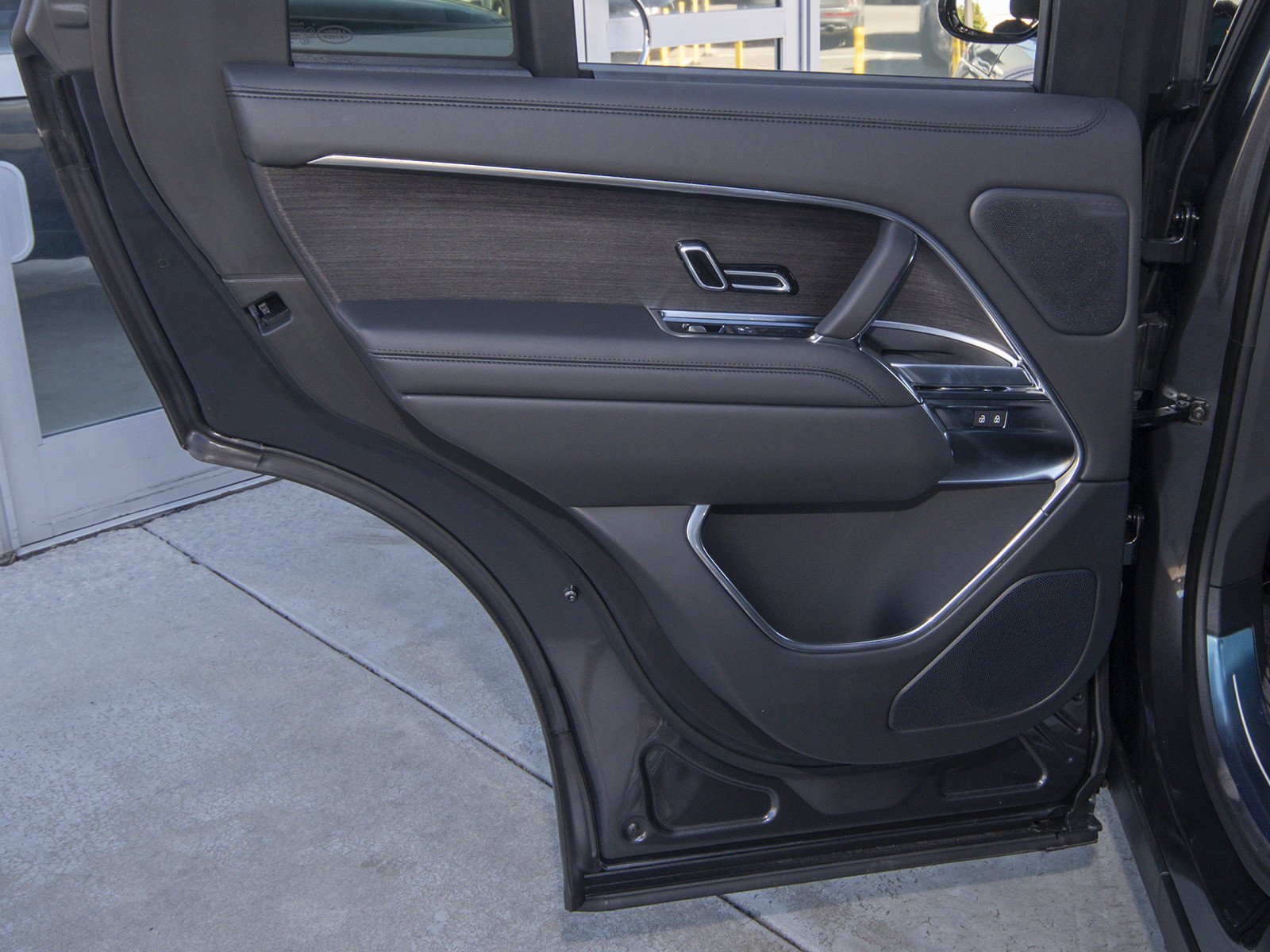 New 2026 Carpathian Grey Land Rover SE image 45