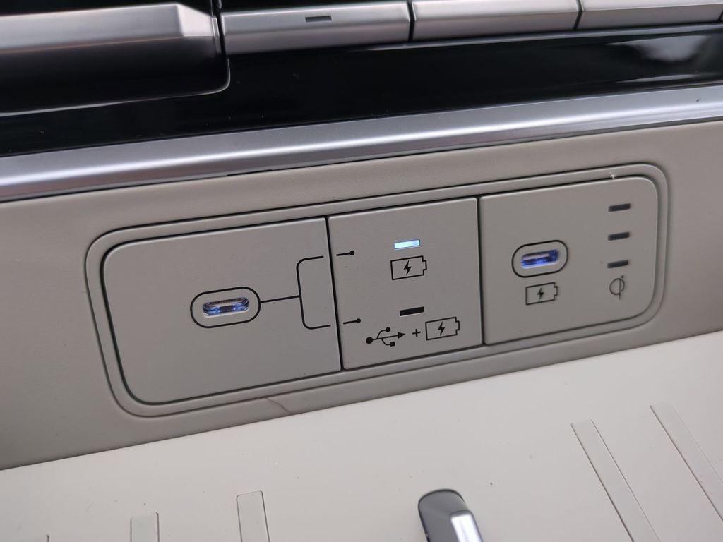 New 2026 White Hyundai SEL FWD image 27