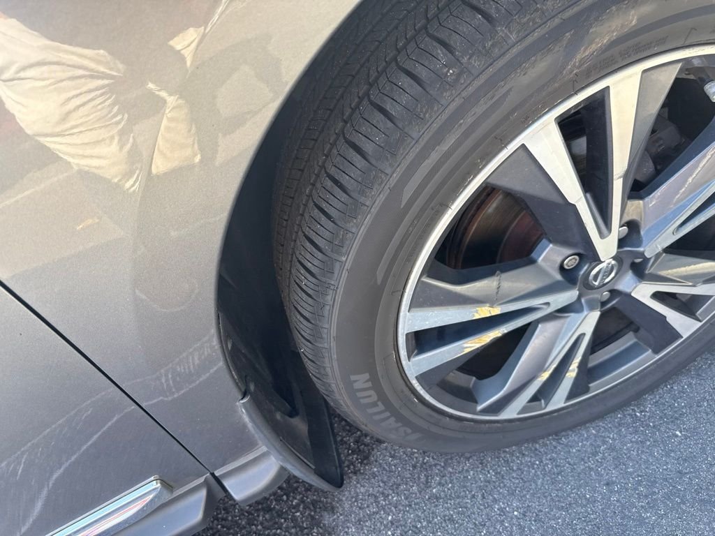 Used 2020 Gray Nissan Platinum image 16