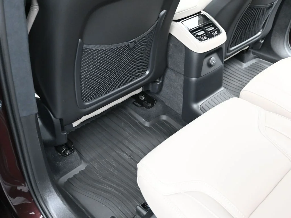 New 2026 Mulberry Red Volvo T8 Ultra image 13