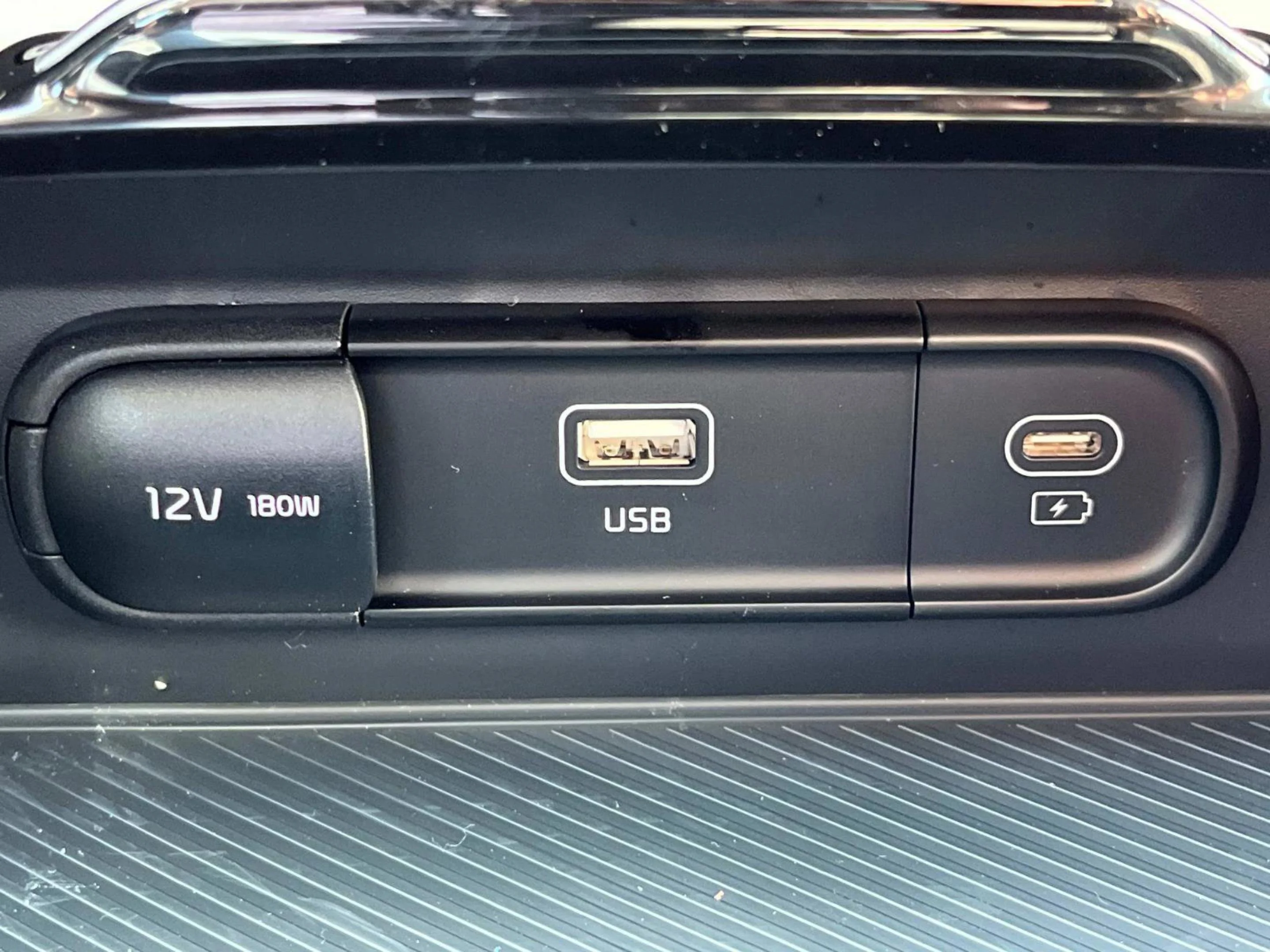 2025 Kia Sportage LX Hybrid - Photo 31