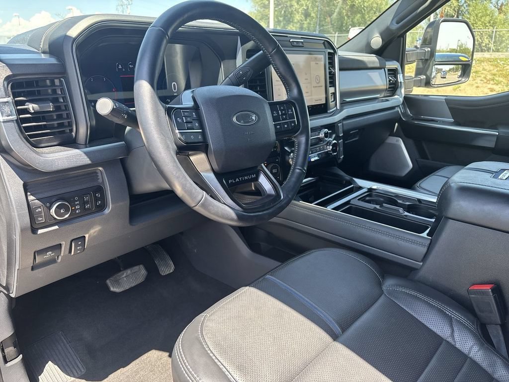 2026 Ford F-350 Super Duty Platinum - Photo 13