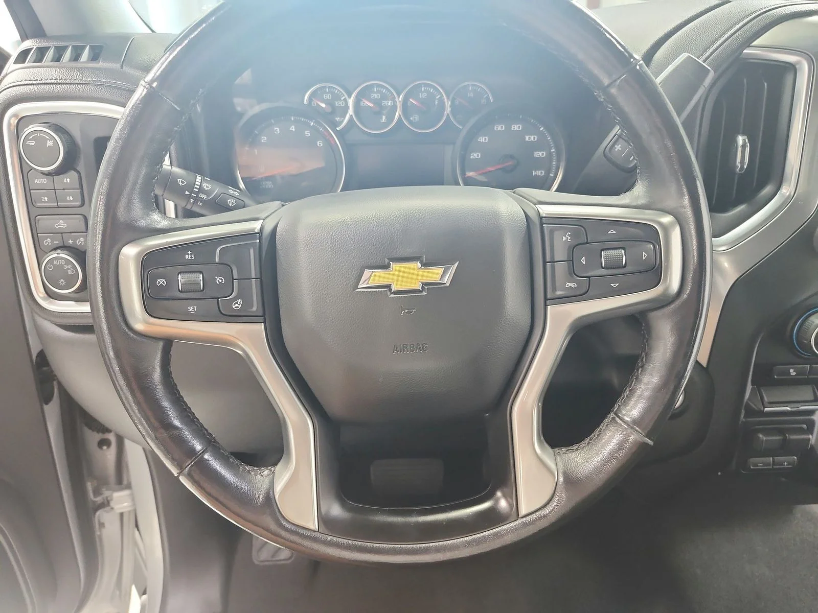 Used 2019 Silver Chevrolet LT image 22