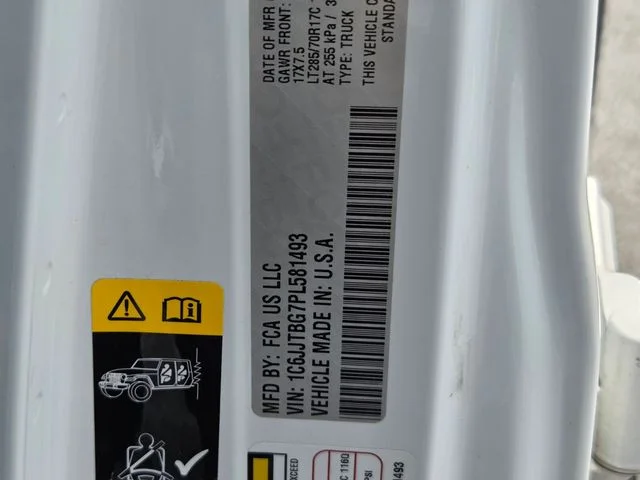 Used 2023 White Jeep Rubicon image 29