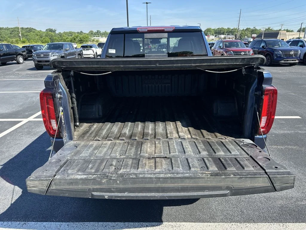 Used 2022 Blue GMC SLT image 29