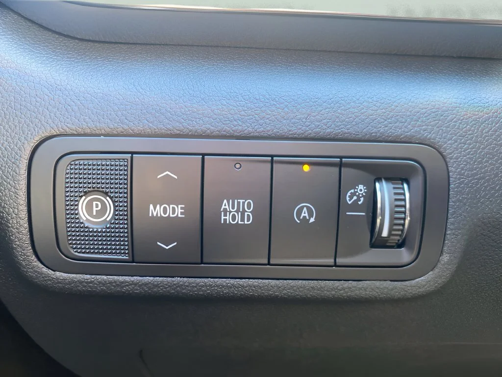 New 2027 Summit White GMC Elevation image 17