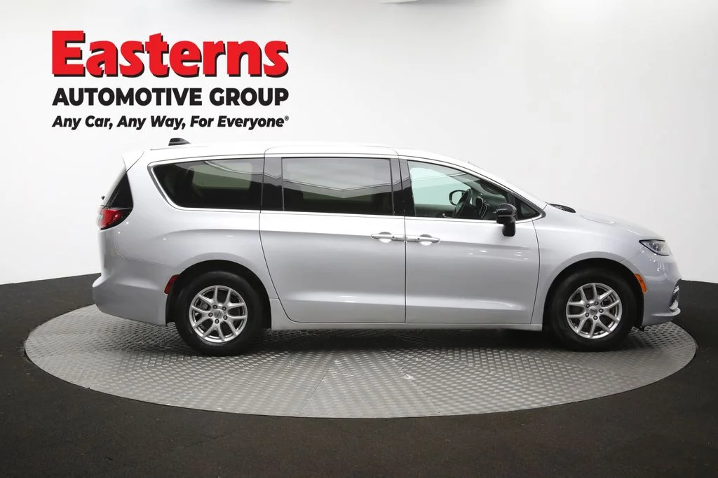 Used 2024 Silver Chrysler Touring L image 44