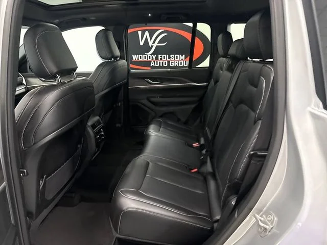 Used 2025 Silver Jeep Limited image 12
