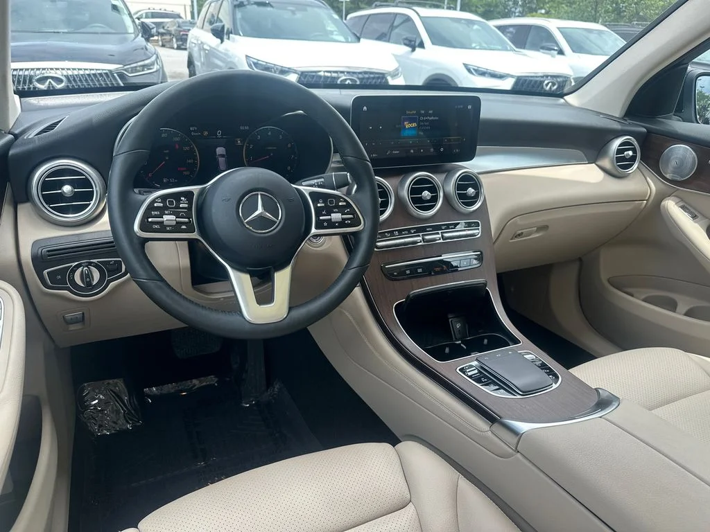 Used 2020  Mercedes-Benz GLC 300 image 21