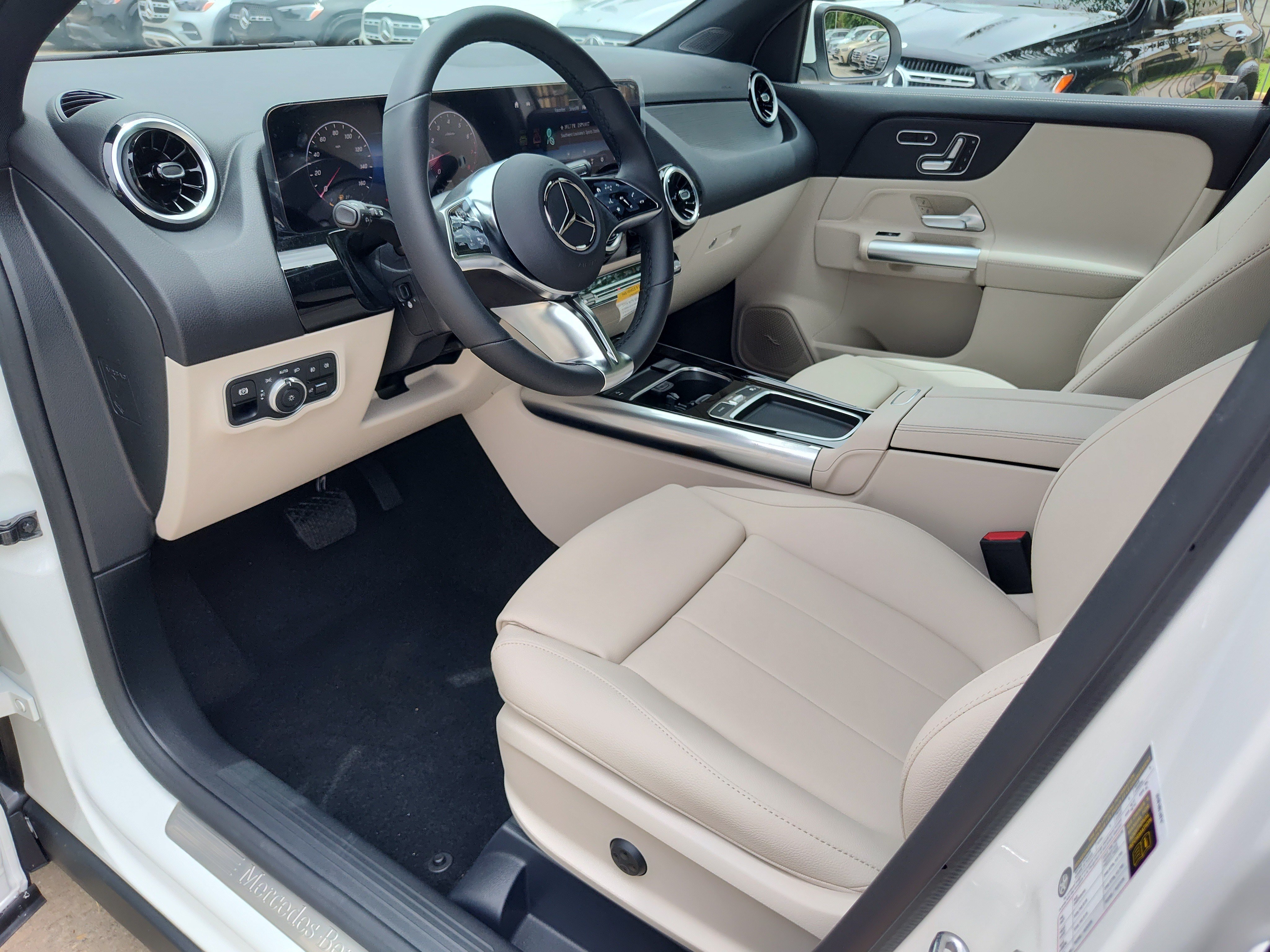New 2026 Polar White Mercedes-Benz GLA 250 image 17