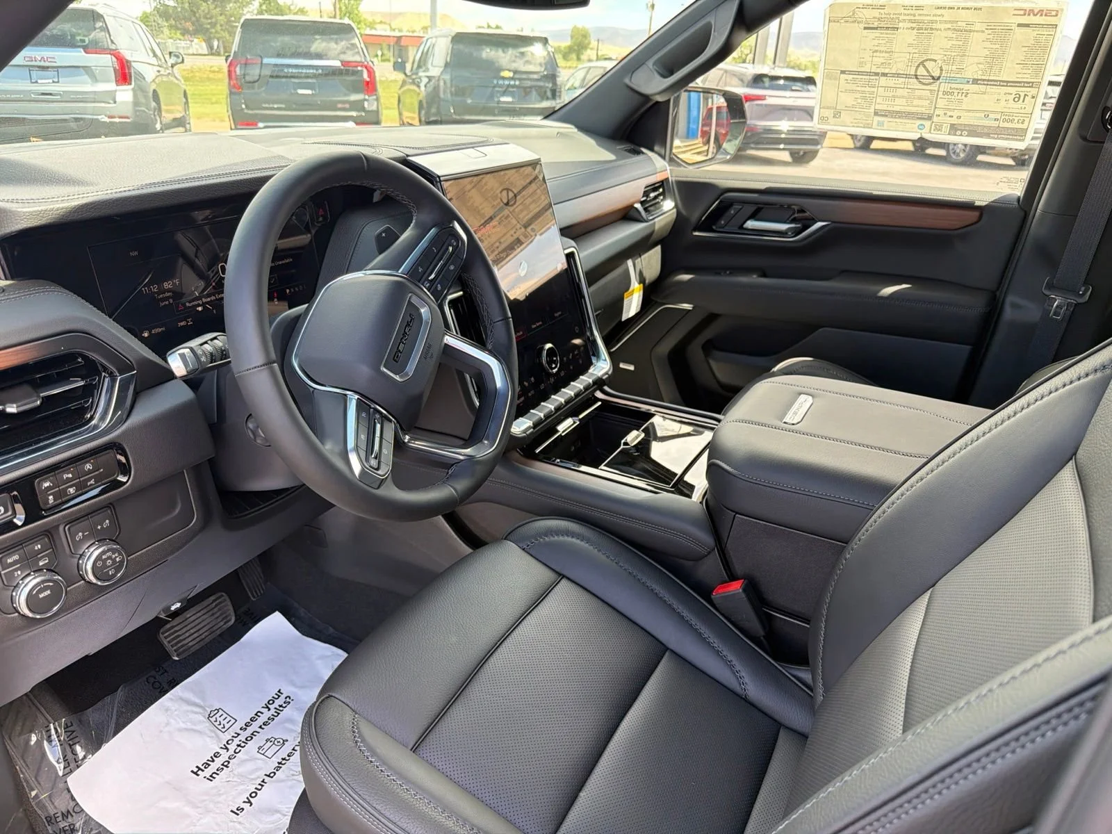2026 GMC Yukon XL Denali - Photo 11