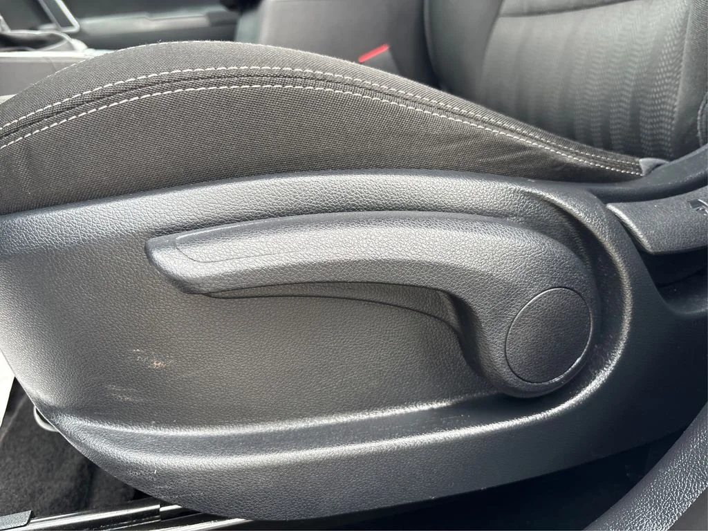 Used 2022 Silver Kia LX image 22