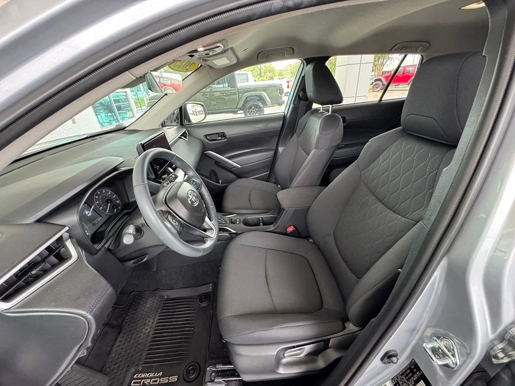 Used 2025 Silver Toyota LE image 11