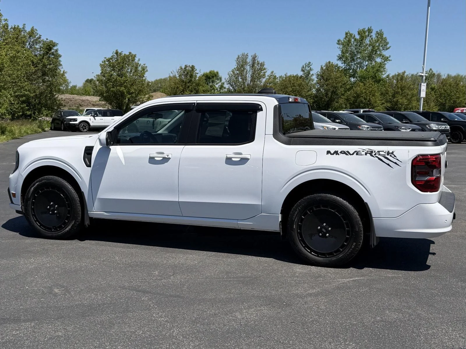 Used 2025 Oxford White Ford Lobo image 5