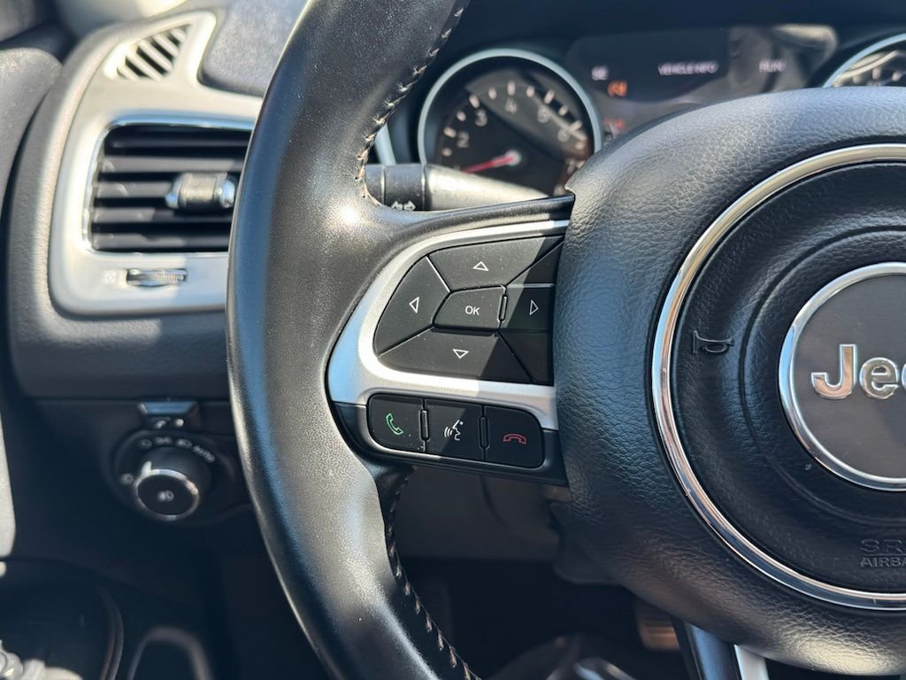 Used 2020 Red Line Jeep Latitude image 9