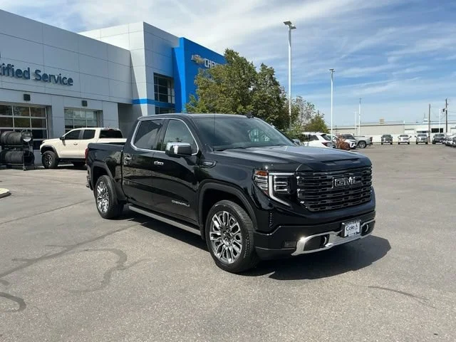 Used 2026 Onyx Black GMC Denali Ultimate image 1