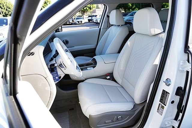New 2026 White Hyundai SEL Premium image 18
