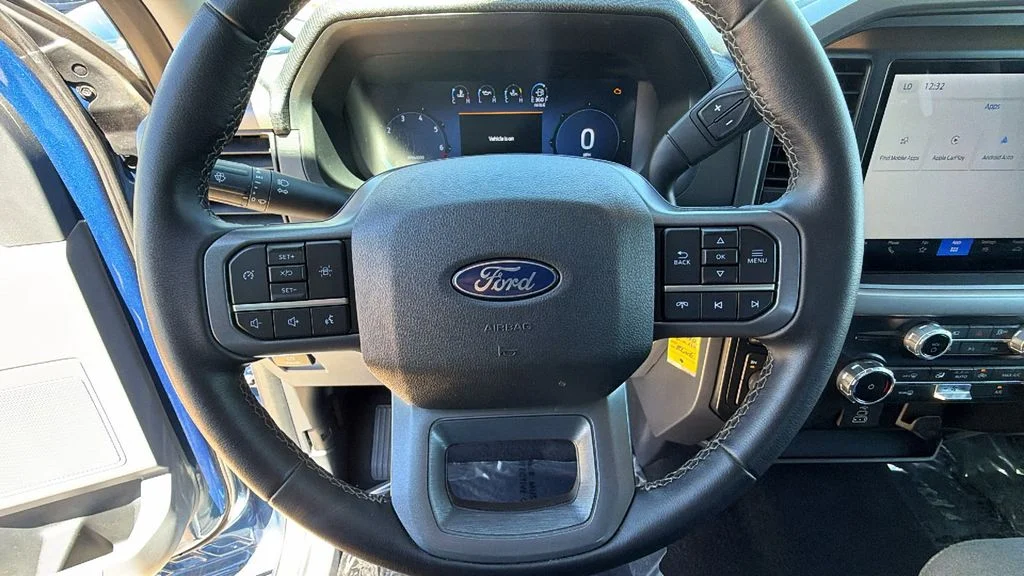 Used 2025 Blue Metallic Ford XLT image 18