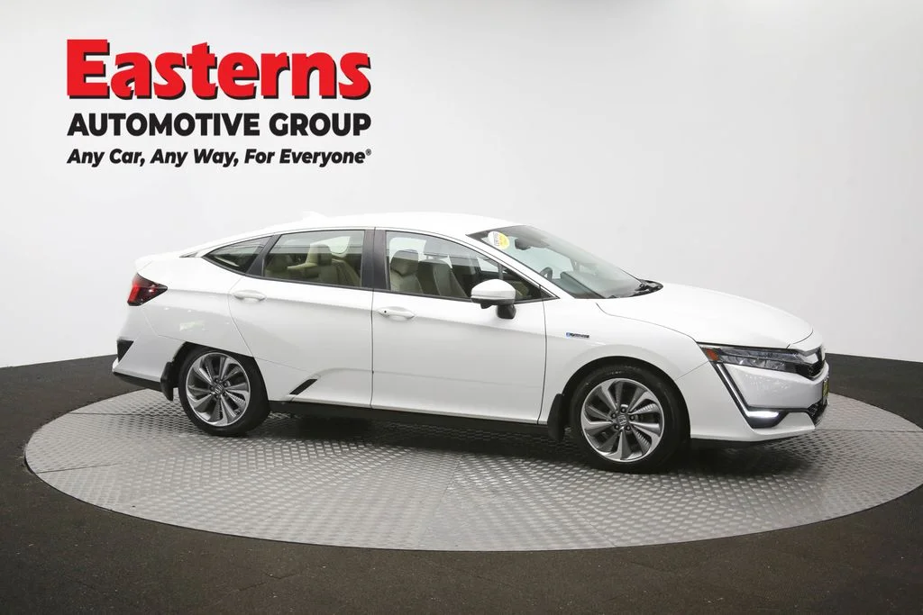 Used 2018 White Honda Touring image 45