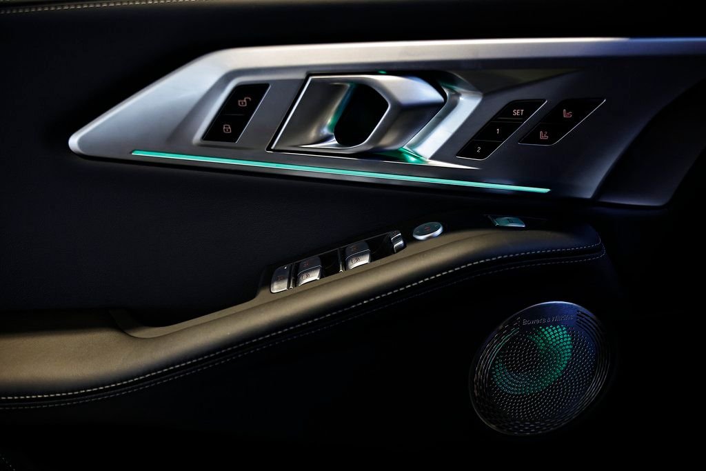 New 2026 Black Sapphire Metallic BMW Label image 15