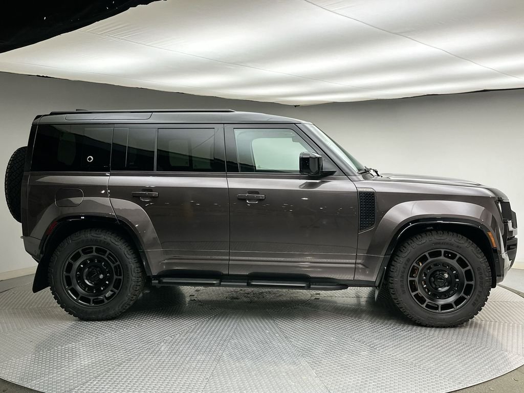 New 2026 Charente Grey Prem Met Land Rover OCTA image 4