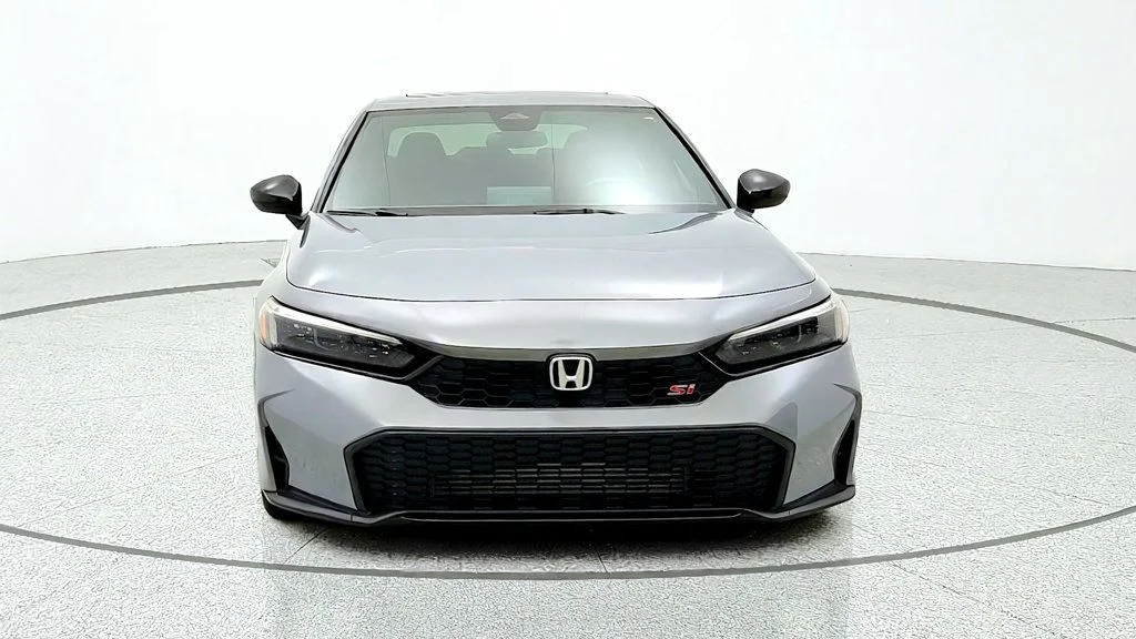 Used 2025 Urban Gray Pearl Honda Manual image 2