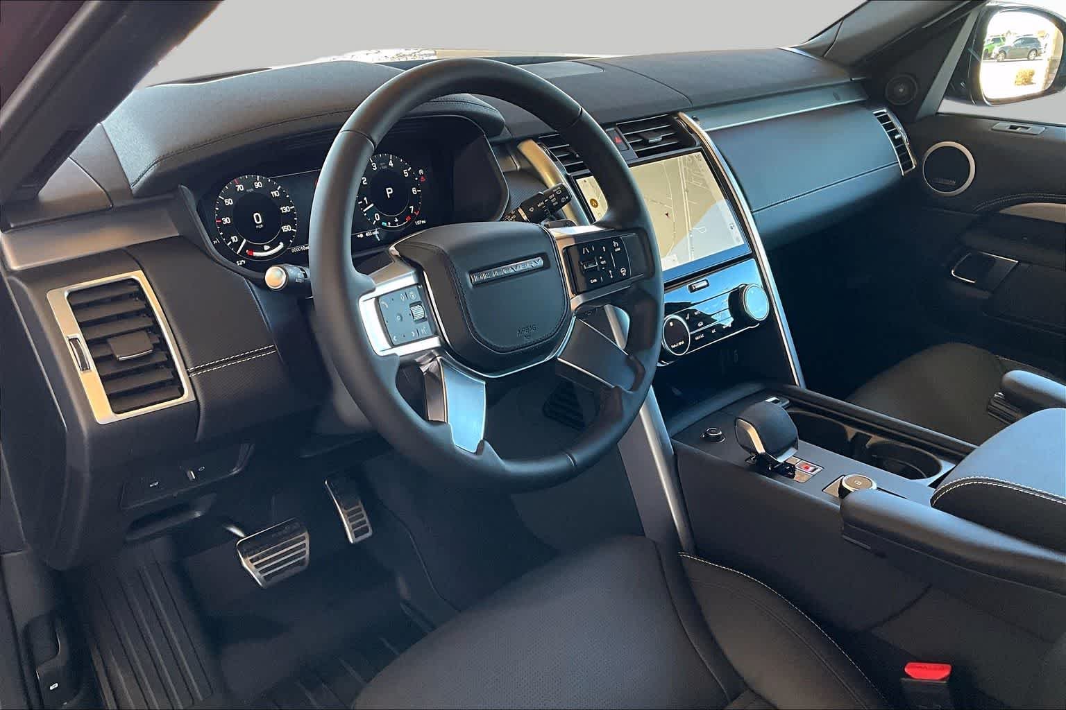 2026 Land Rover Discovery Gemini Edition - Photo 8
