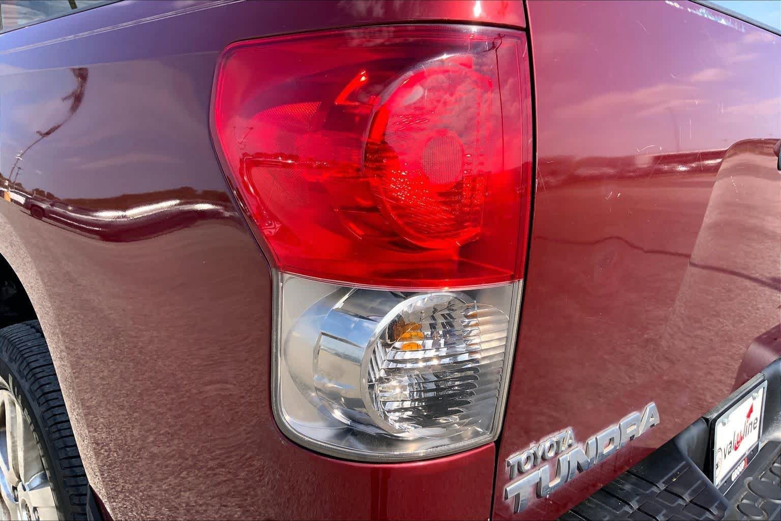 Used 2008 Salsa Red Pearl Toyota LTD image 27