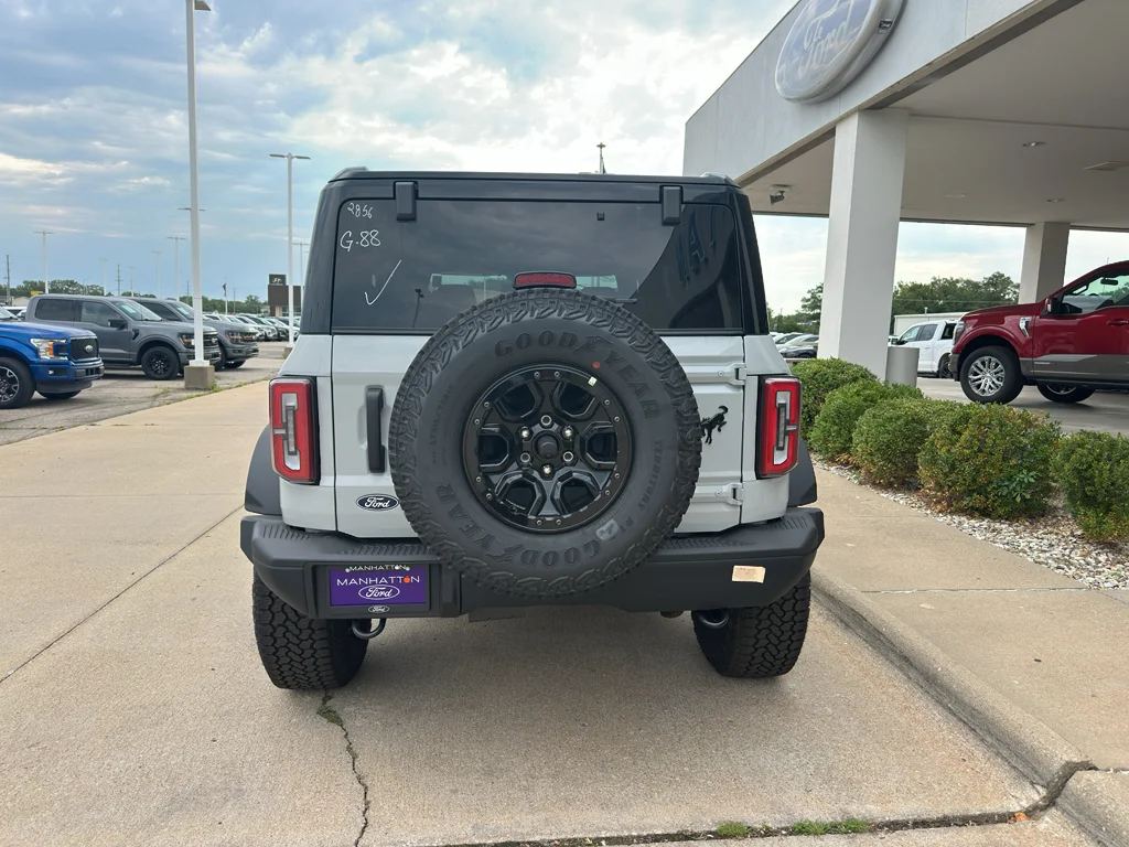 New 2026 Avalanche Gray Ford Badlands® image 13