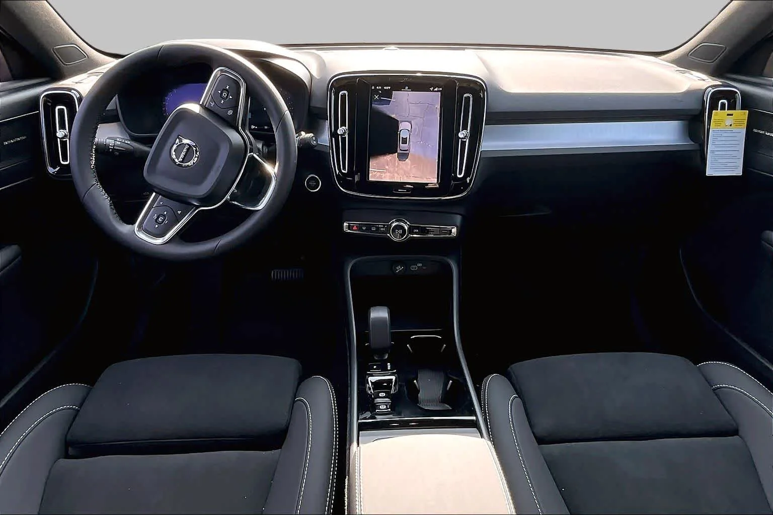 2026 Volvo XC40 Ultra Black Edition - Photo 7