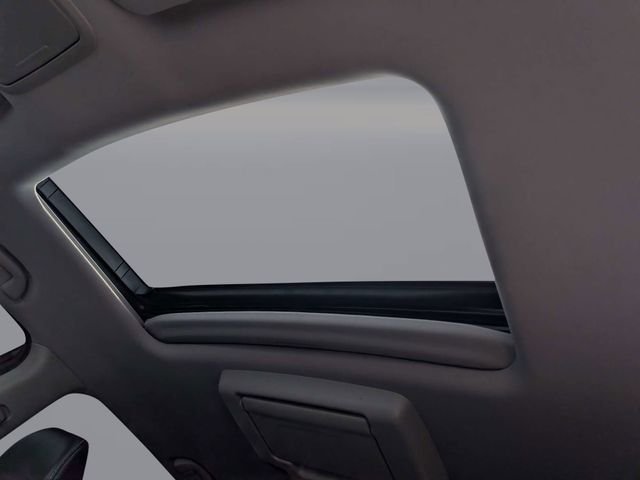 Used 2019 Modern Steel Metallic Honda Touring image 22