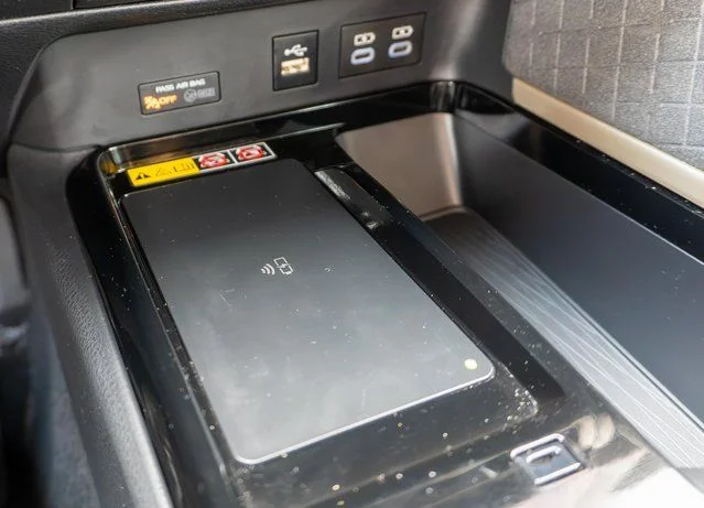 Used 2025 Pearl Toyota XLE image 35