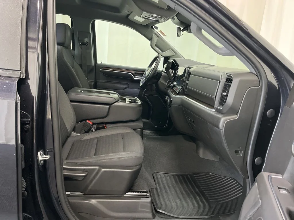 Used 2022 Gray Chevrolet LT image 14