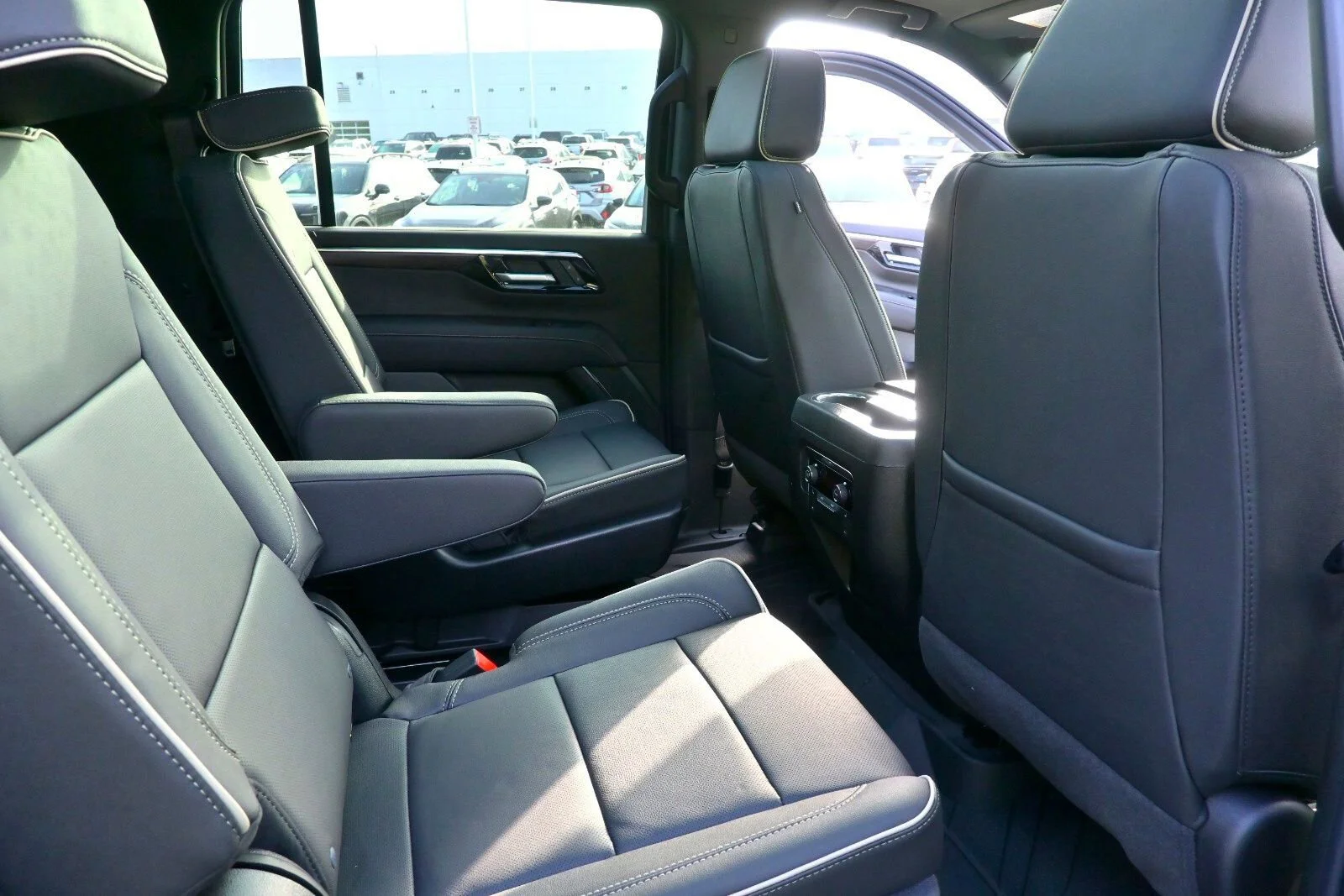2026 Chevrolet Suburban Premier - Photo 32