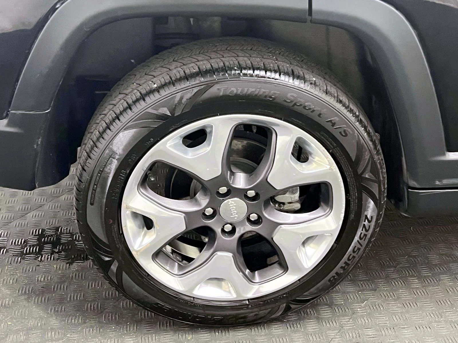 Used 2019 Diamond Black Crystal Pearlcoat Jeep Limited image 11