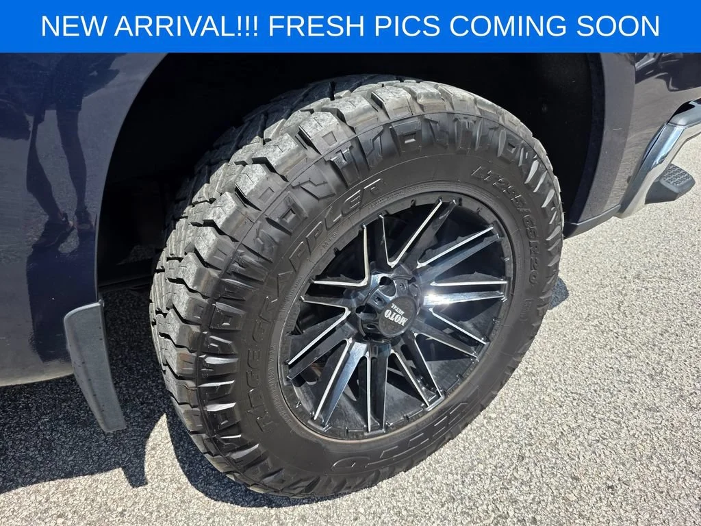 Used 2019 NORTHSKY BLUE METALLIC Chevrolet LTZ image 8