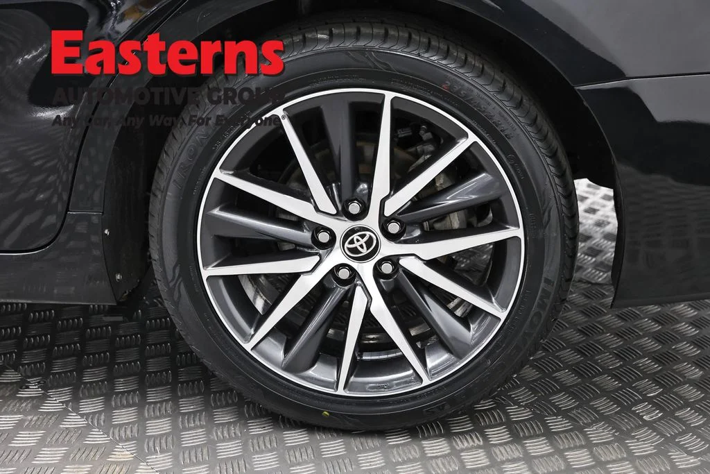 Used 2022 Black Toyota XLE image 33